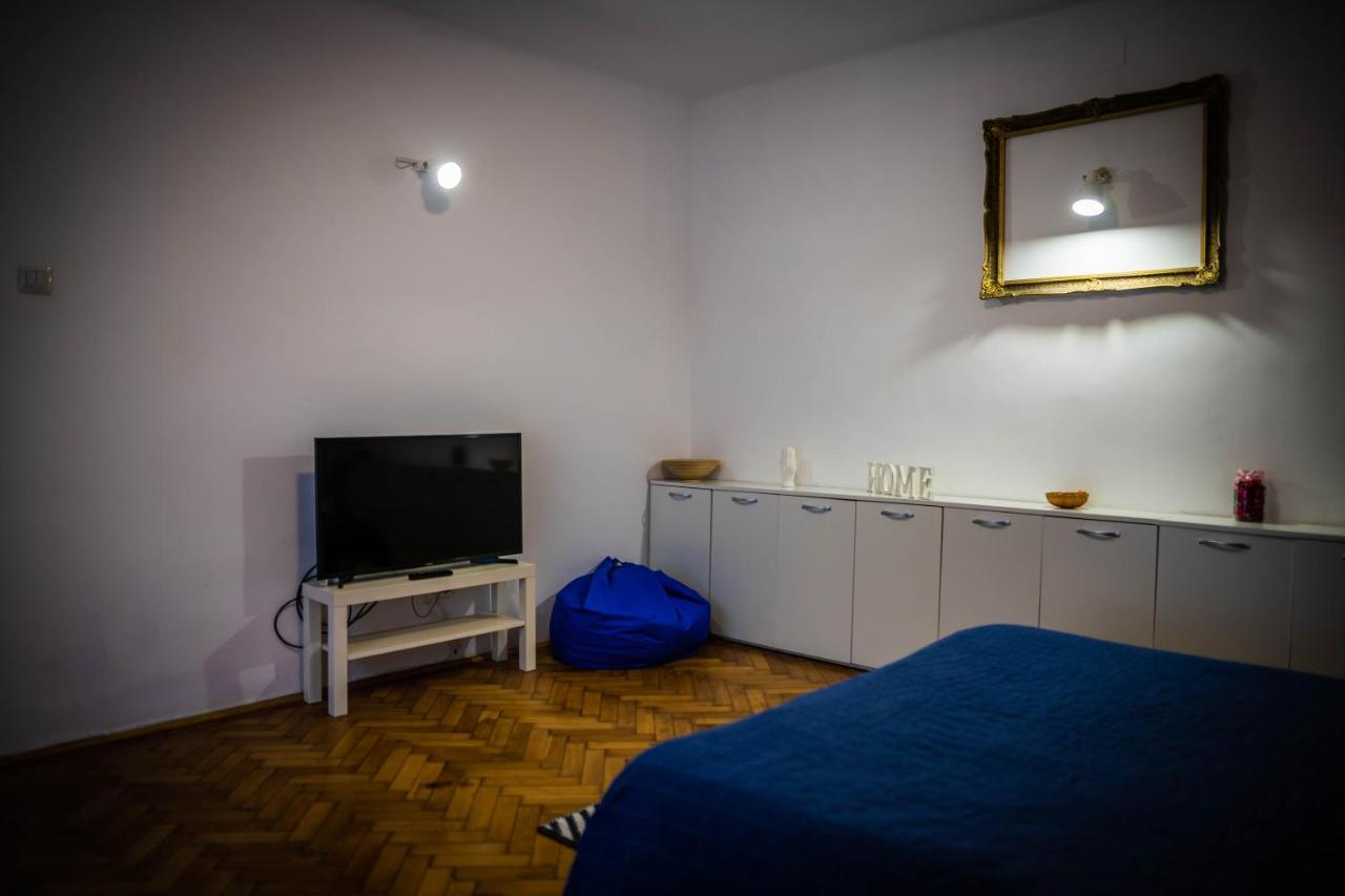 Fifty Shades Of Travel Apartamento Braşov Exterior foto