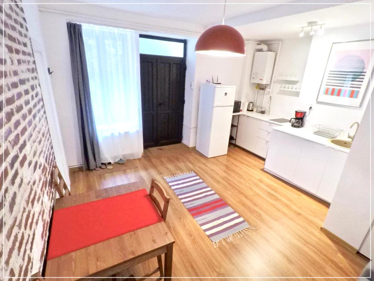 Fifty Shades Of Travel Apartamento Braşov Exterior foto